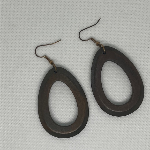 Lightweight Wooden Teardrop Earrings Set - Picture 3 of 4
